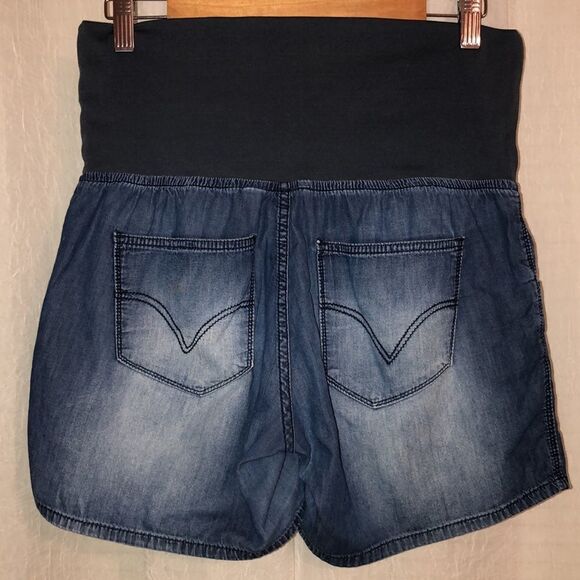 Maternity 12 Lyocell Blue Denim Shorts - Picture 5 of 10